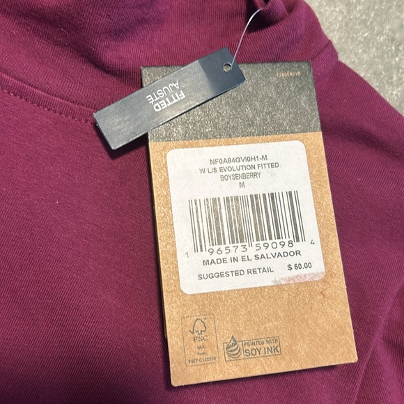 The North Face Women’s Evolution fitted top size Medium NWT - Picture 4 of 6